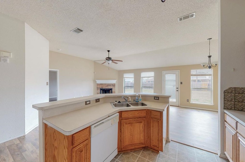 1720 Treasure Cay Dr, Midlothian, TX 76063