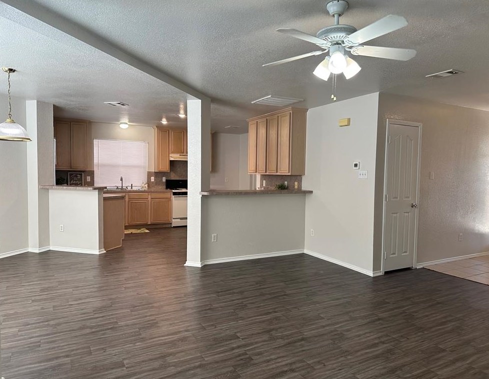2917 Bourbon St, Fort Worth, TX 76123