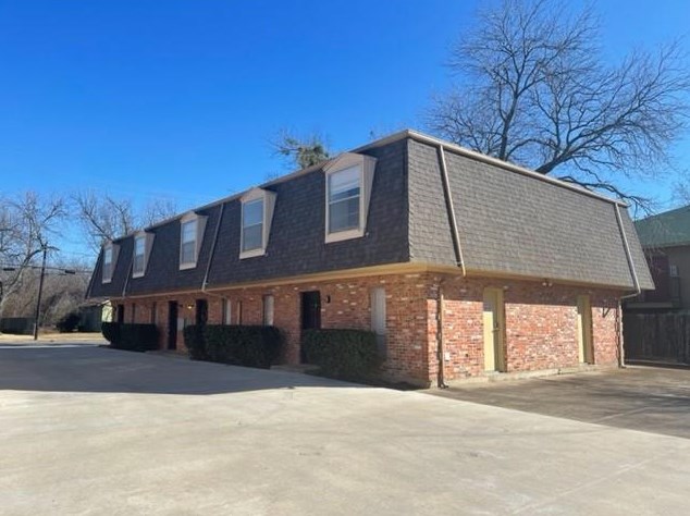 919 N Elm St #d, Denton, TX 76201