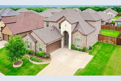 2923  Ladoga Drive, Grand Prairie, TX 75054 - Photo 1