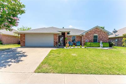 1003 E Burnett Street, Ennis, TX 75119 - Photo 1