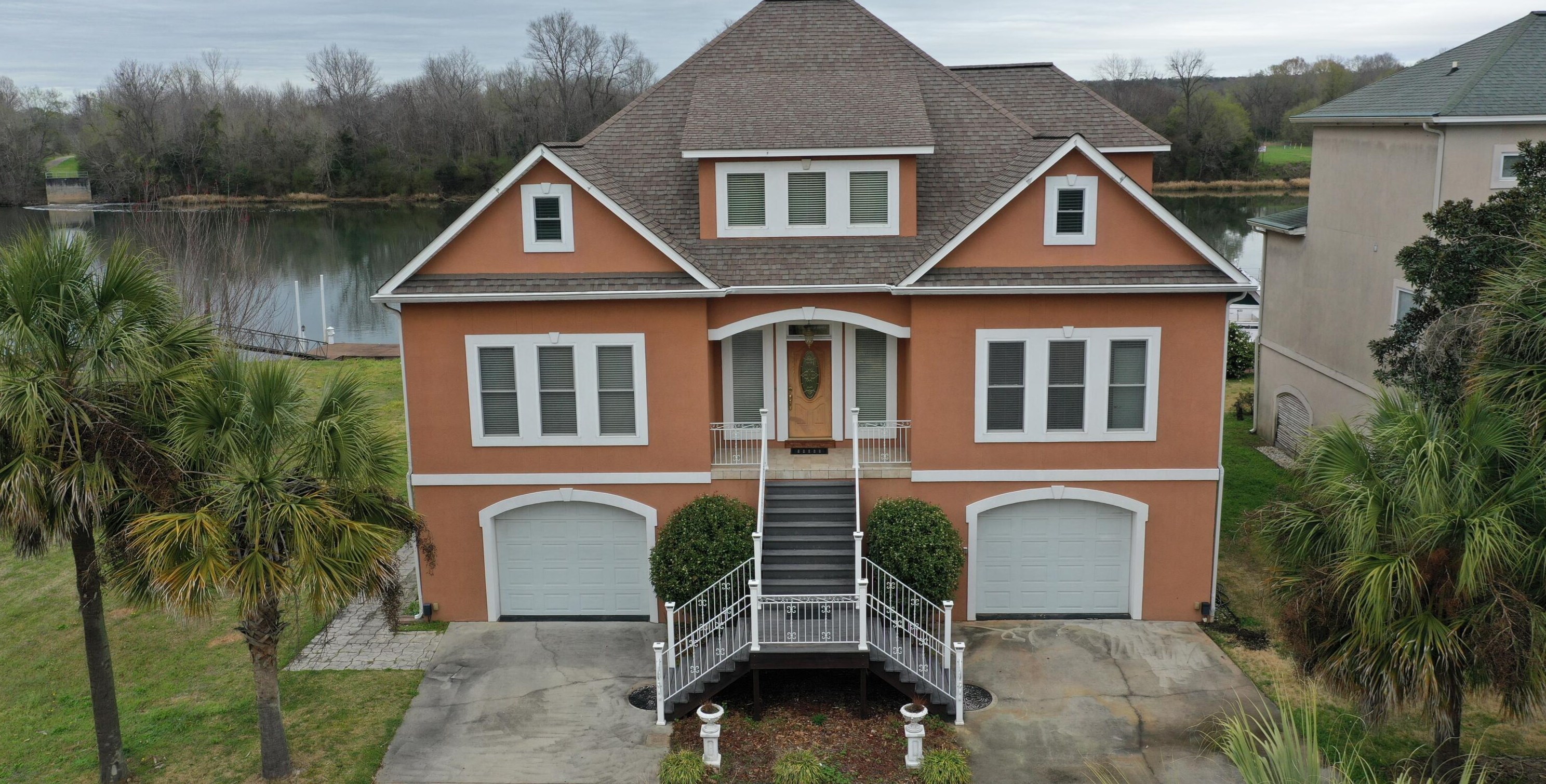 656 Riverfront Dr, Augusta, GA 30901-1977