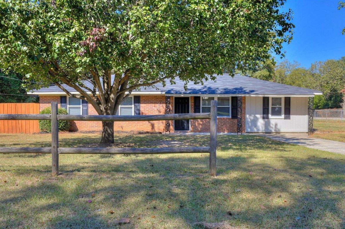2405 Carpenter Ave, Hephzibah, GA 30815-4652