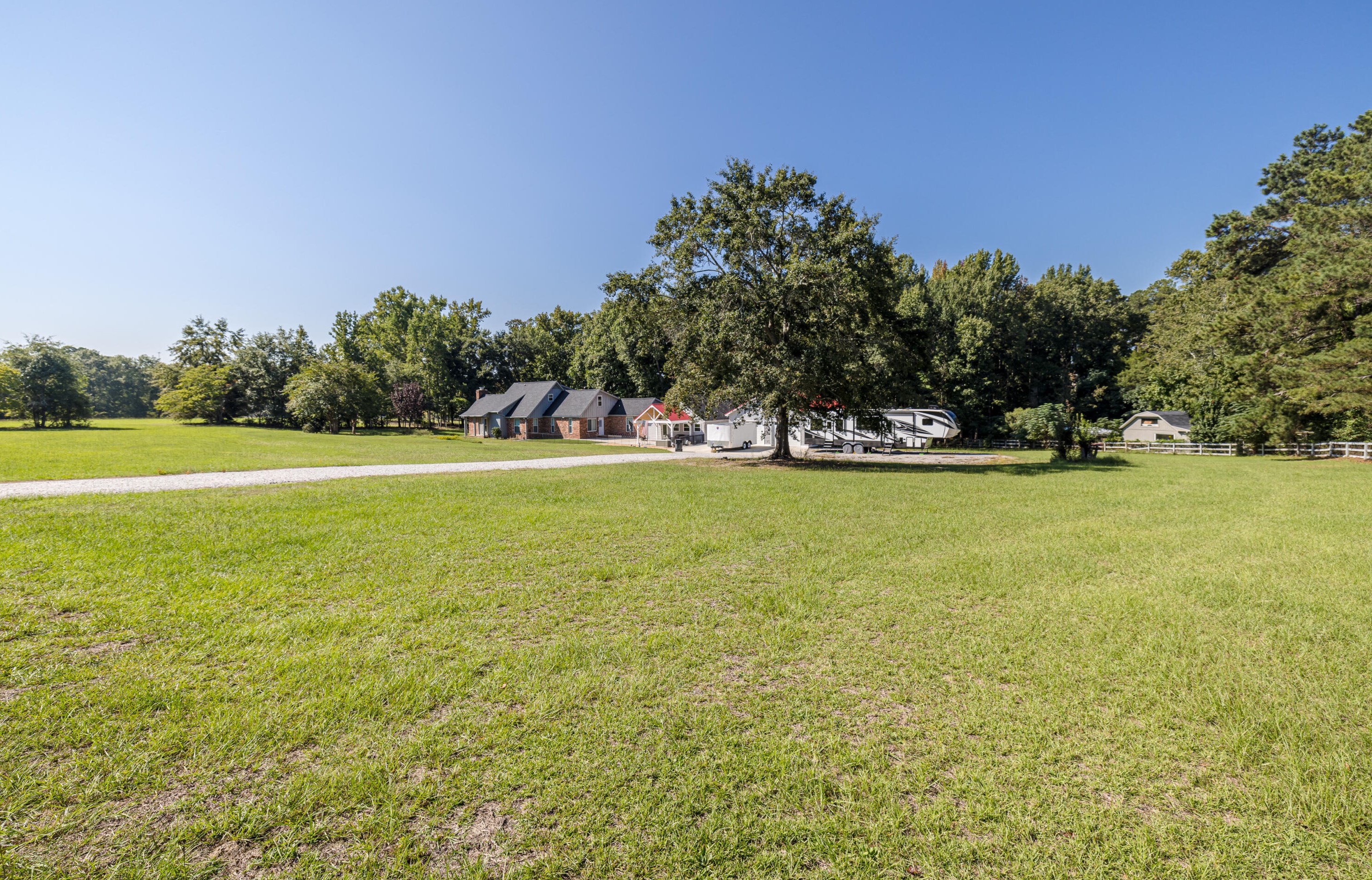816 Lake Royal Dr, Grovetown, GA 30813-4530