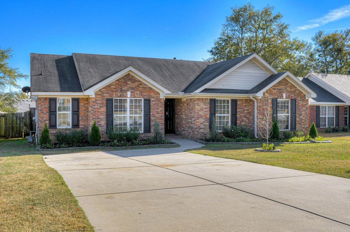 2804 Wyndham Dr, Hephzibah, GA 30815-5894