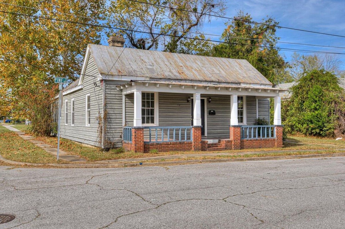 1037 Pine St, Augusta, GA 30901-2879