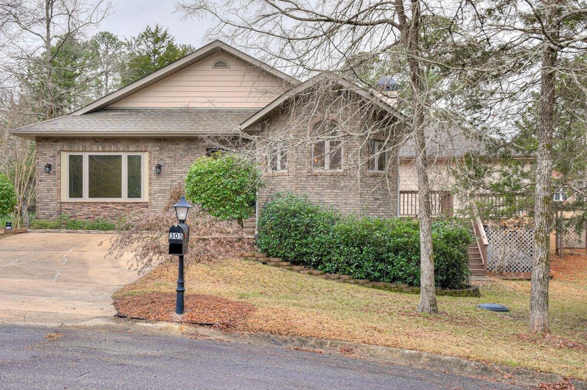 305 Golf Ct, Mc Cormick, SC 29835