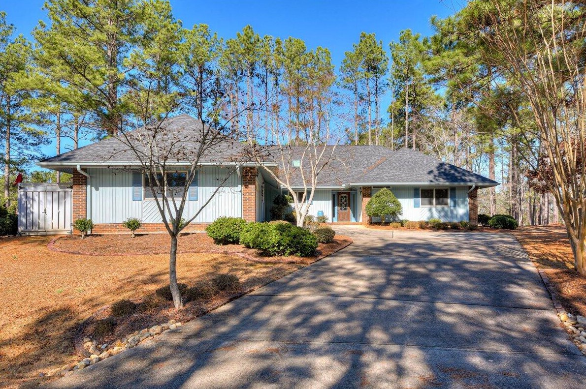 204 Bayberry Ct, Mc Cormick, SC 29835