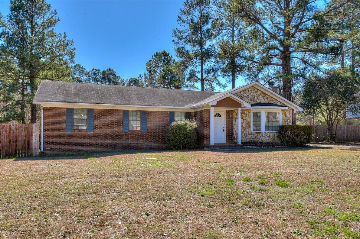 2814 Butler Manor Dr, Hephzibah, GA 30815-8008