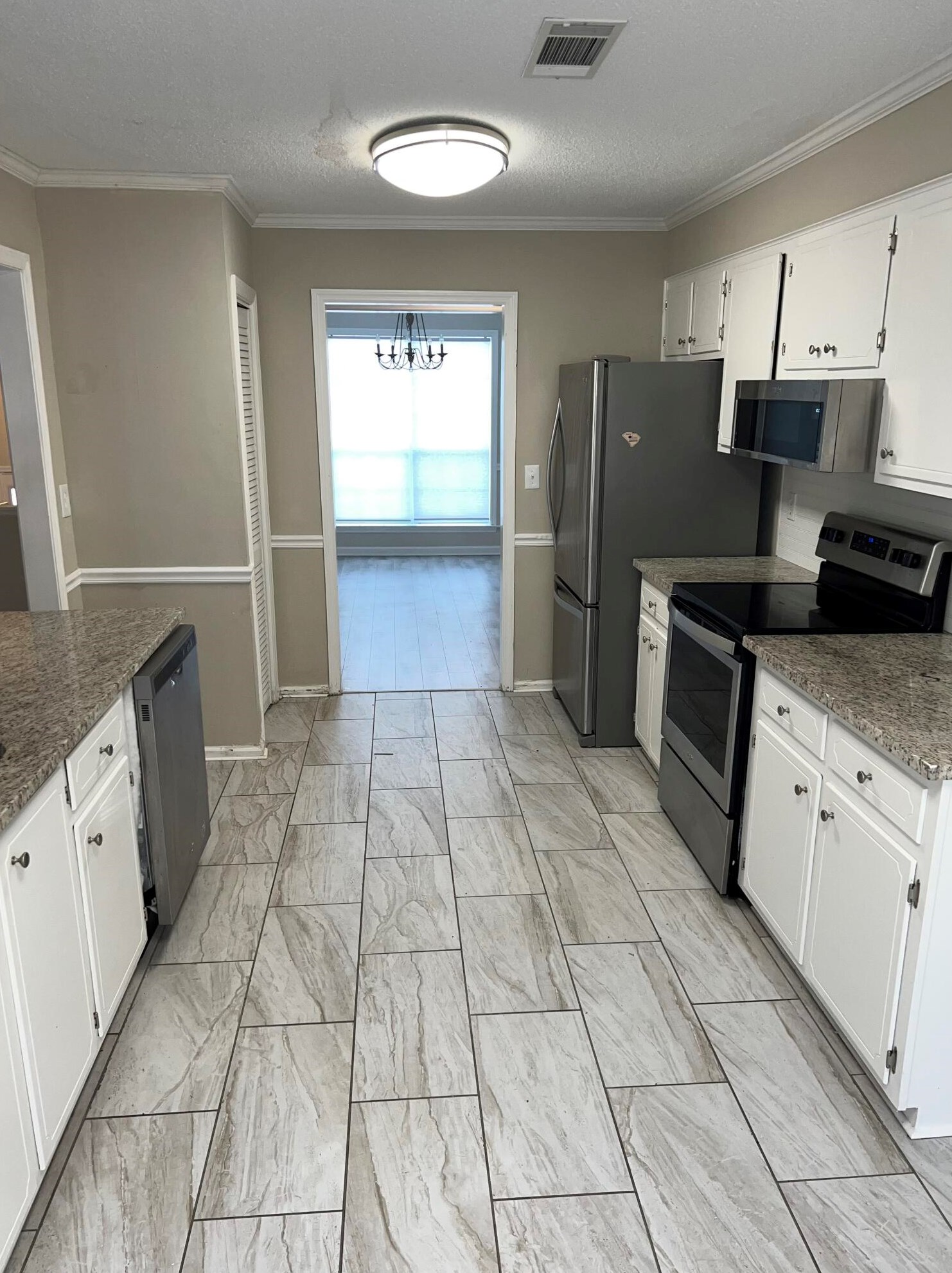 2049 Bassford Dr, Hephzibah, GA 30815-5658