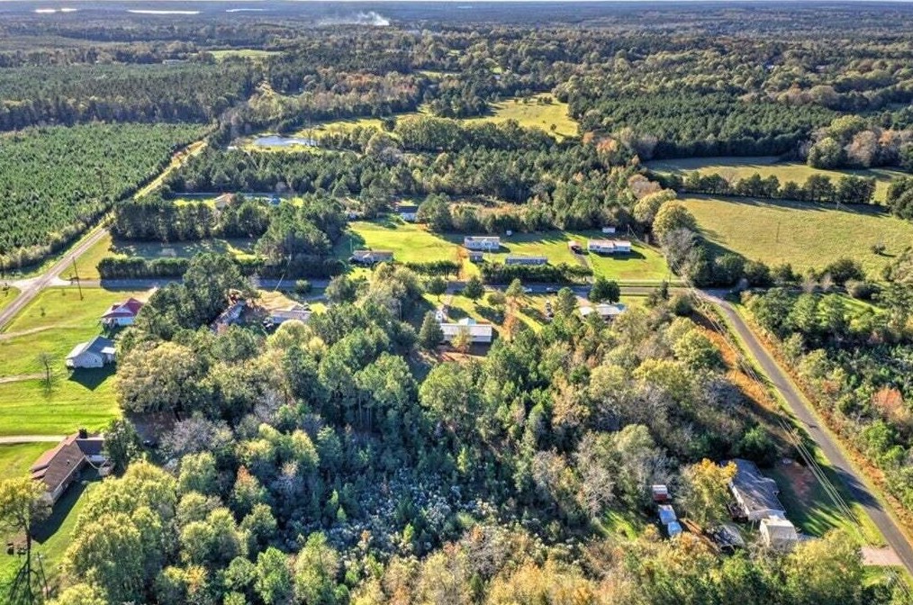 128 Serpentine Dr, Plum Branch, SC 29845