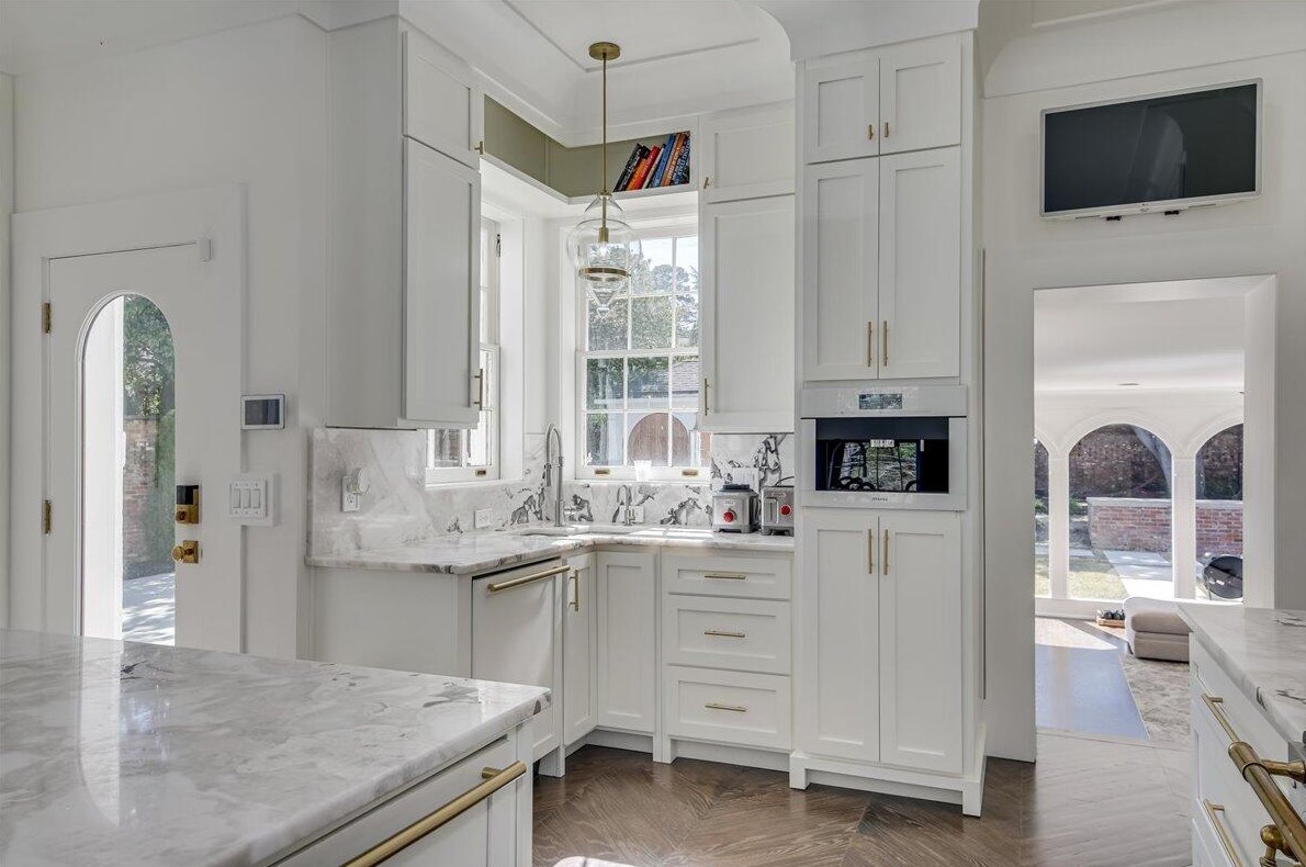 2818 Walton Way, Augusta GA 30909-5214 exterior