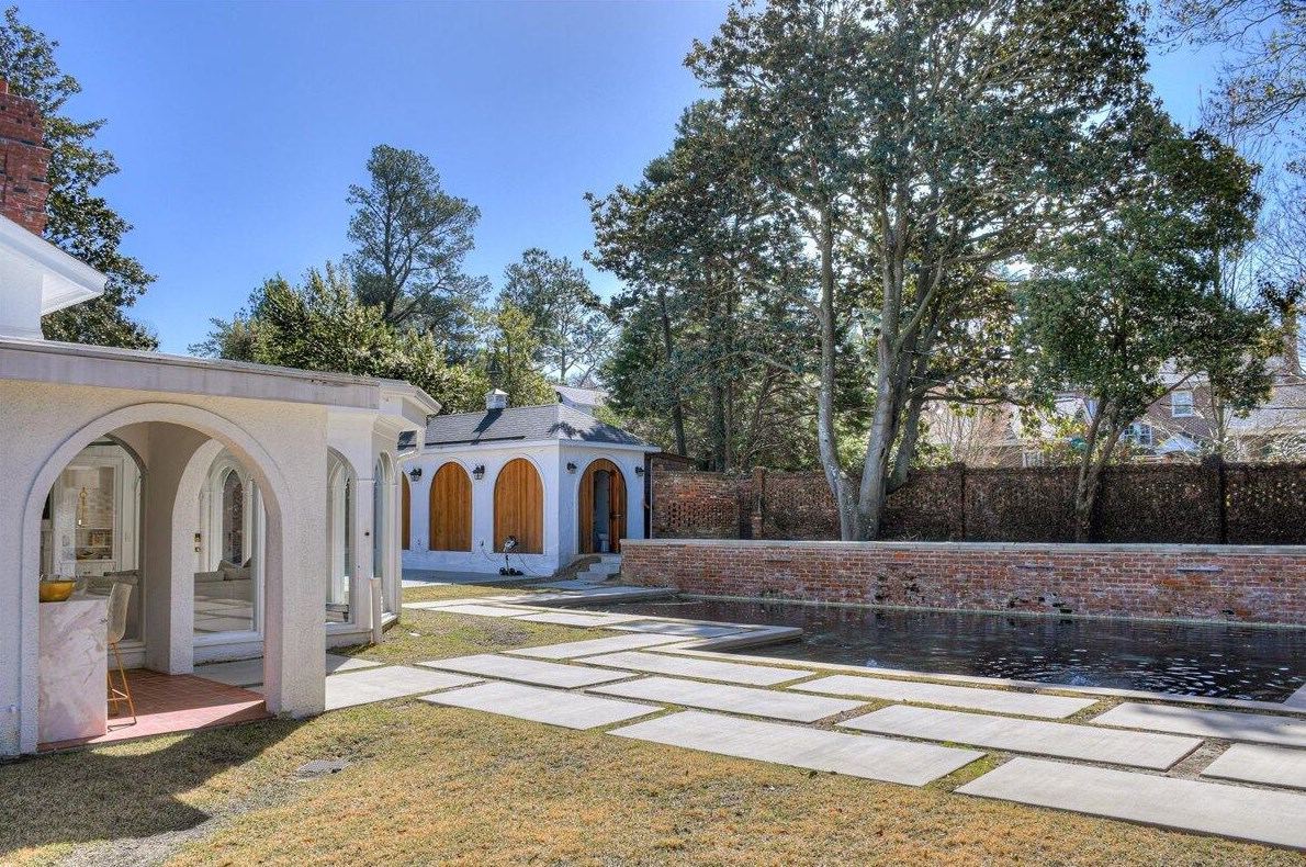 2818 Walton Way, Augusta GA 30909-5214 exterior