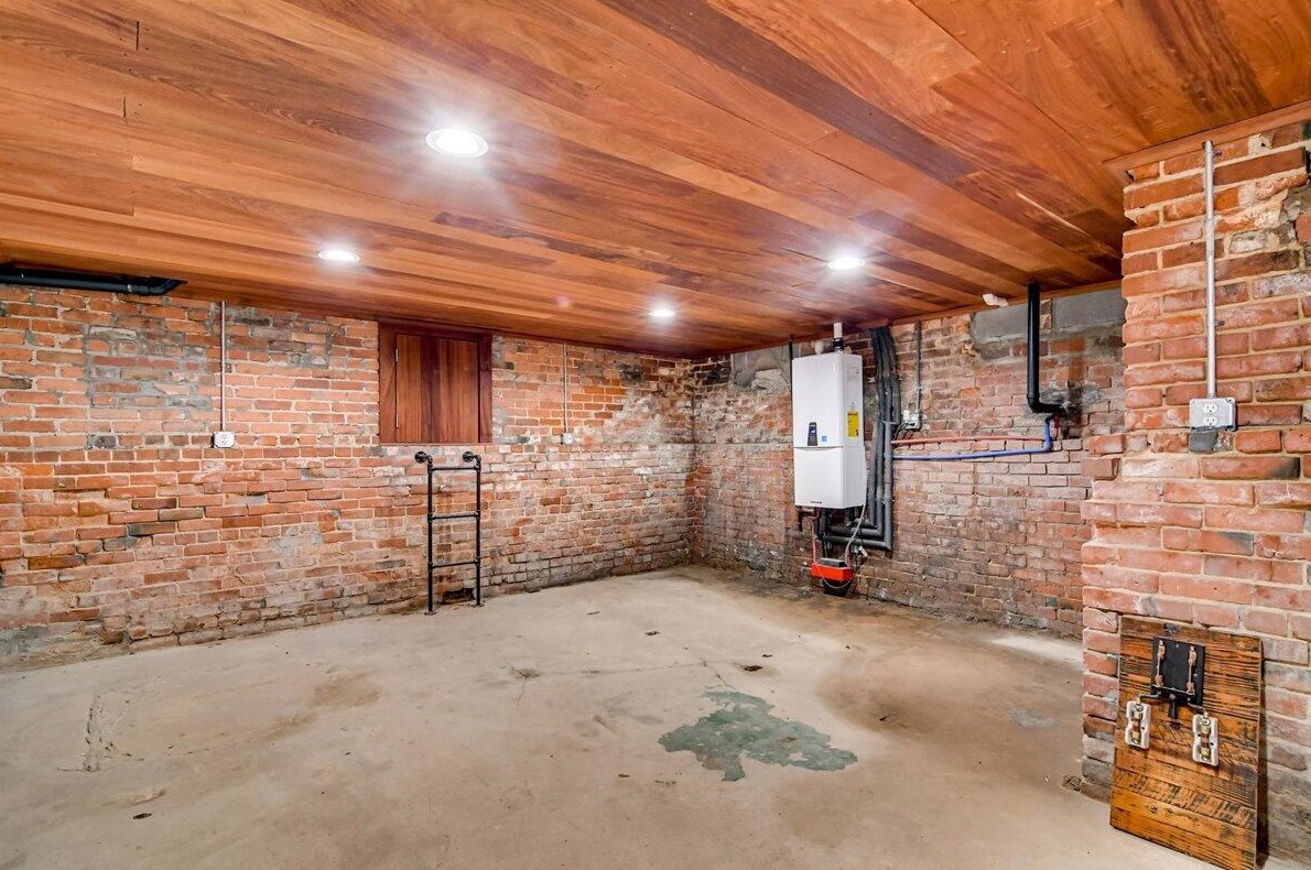 2818 Walton Way, Augusta GA 30909-5214 exterior