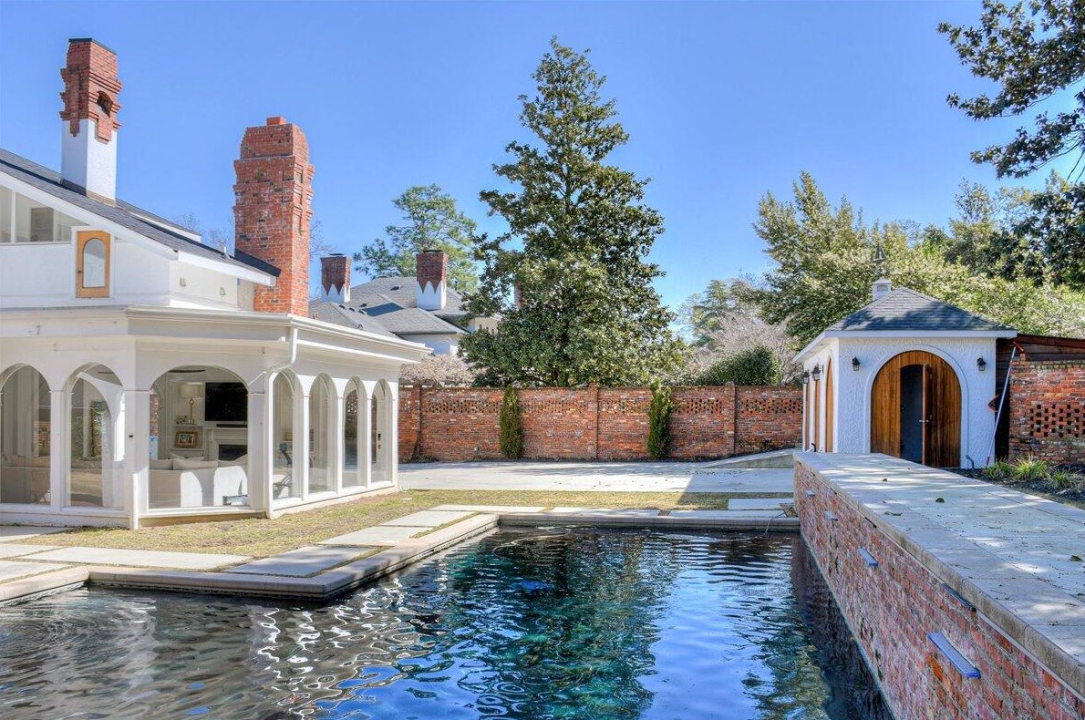 2818 Walton Way, Augusta GA 30909-5214 exterior