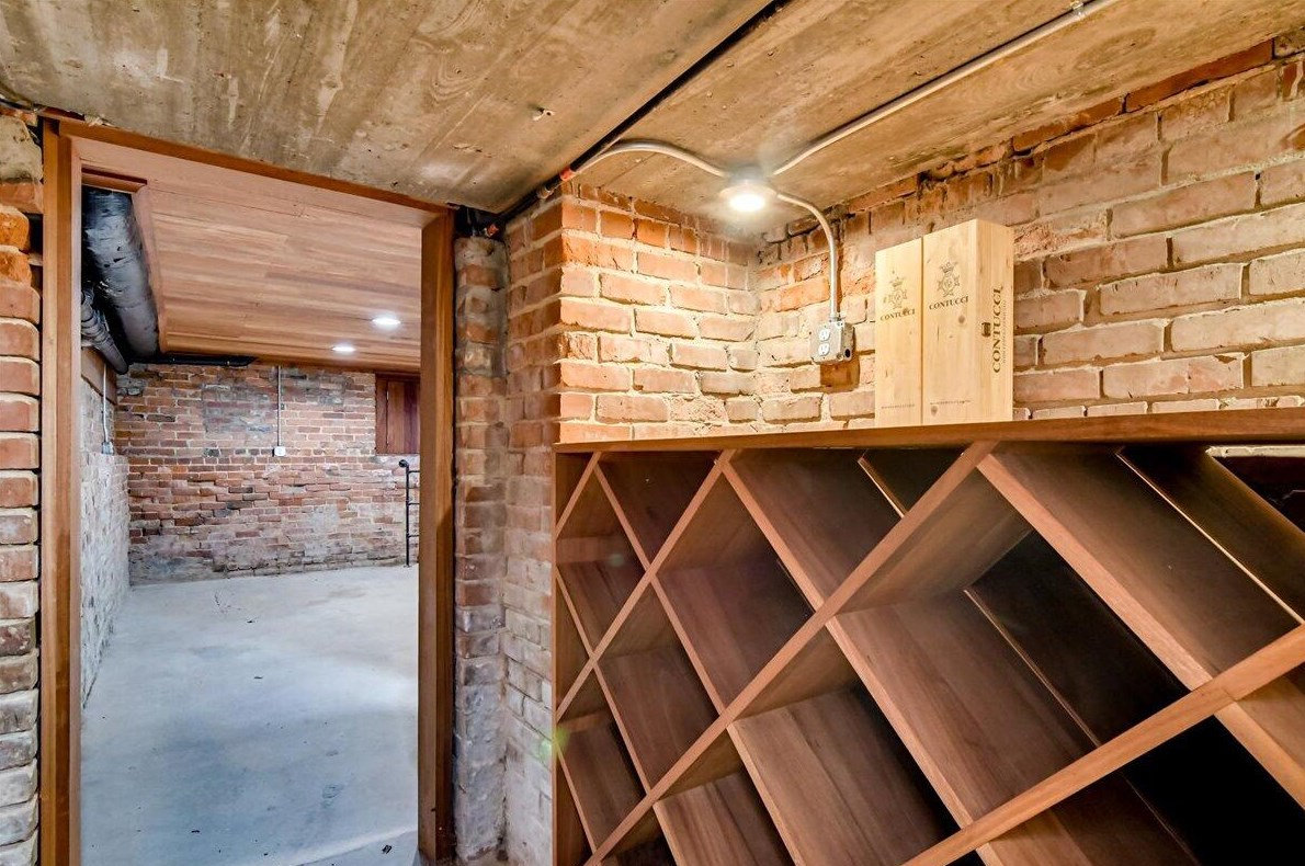 2818 Walton Way, Augusta GA 30909-5214 exterior