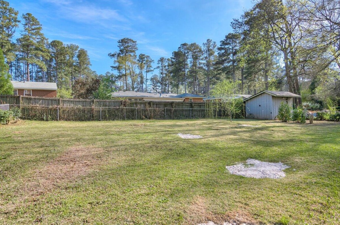 2906 Stratford Dr, Augusta GA 30909-3528 exterior