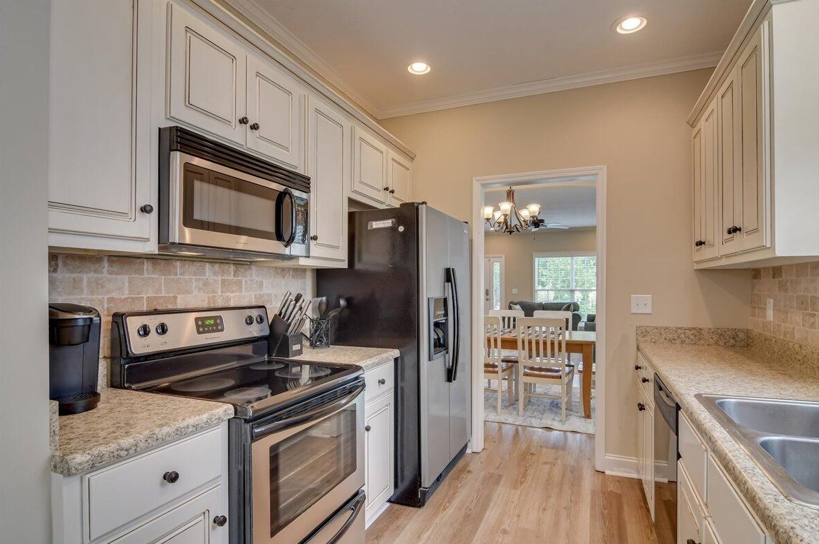 1443 Collins Dr, Augusta GA  30907-9769 exterior