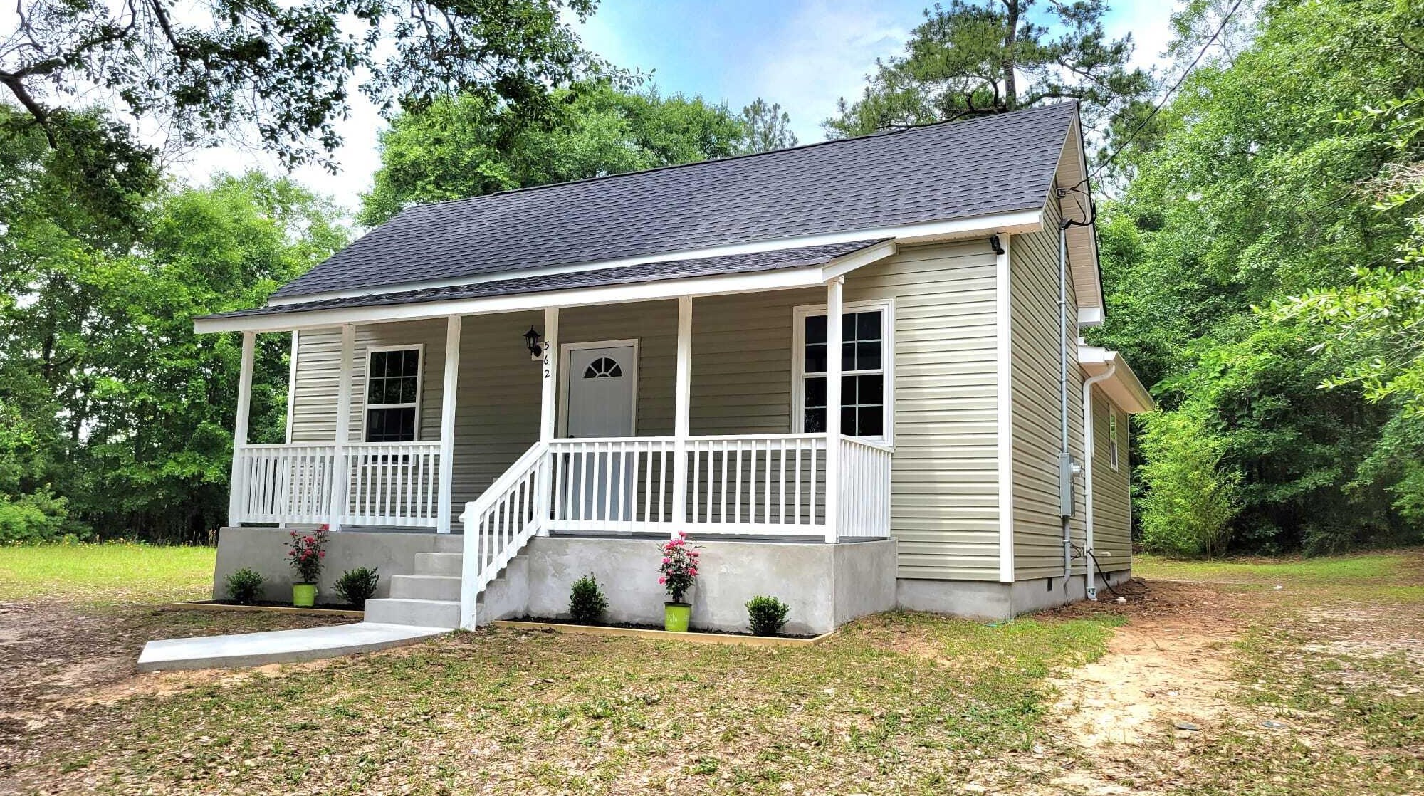 562 Newberry St, Aiken, SC 29801-4060