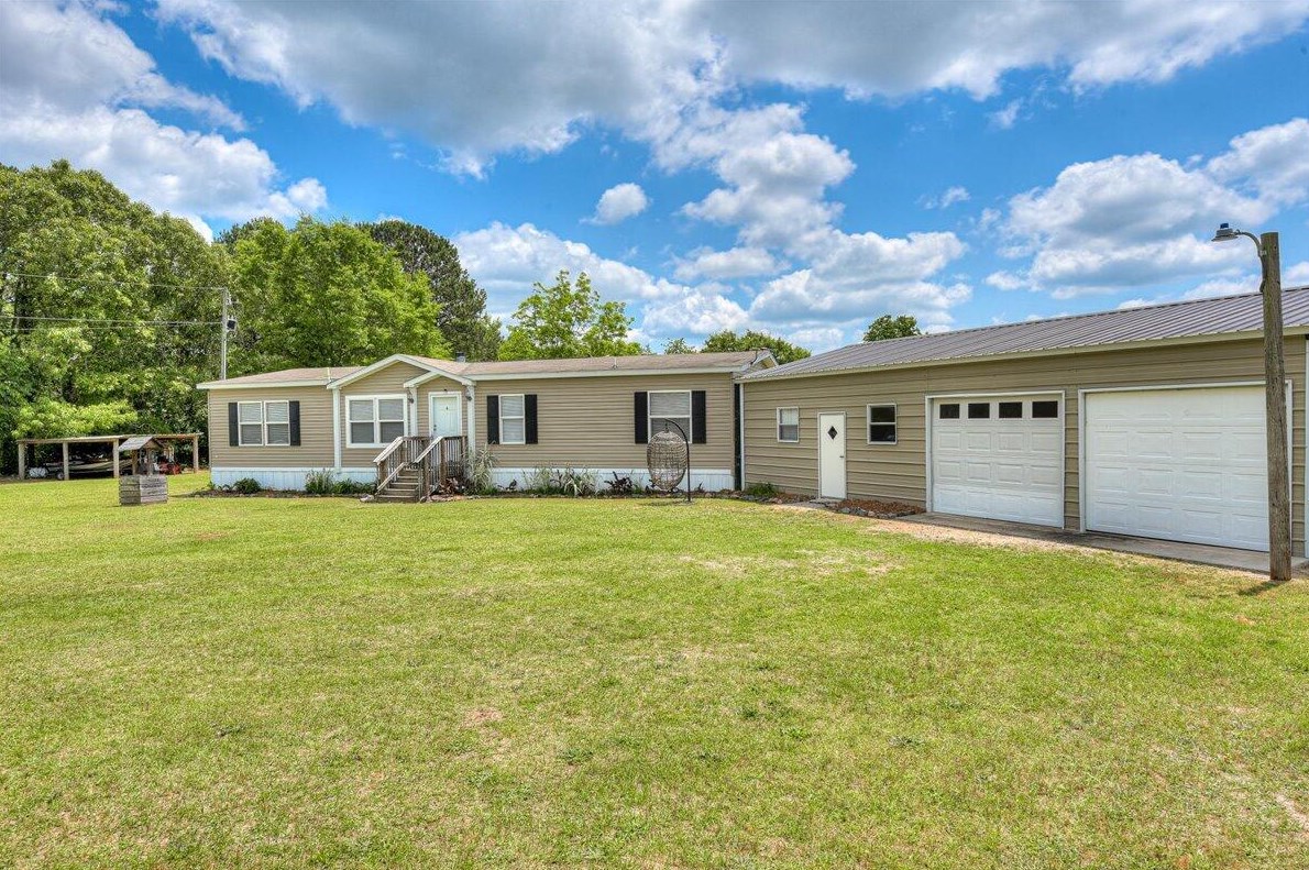 10 Lott Rd, Johnston, SC 29832