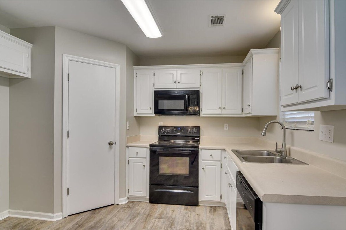 2527 Smoketree Rd, Augusta GA 30906-5976 exterior