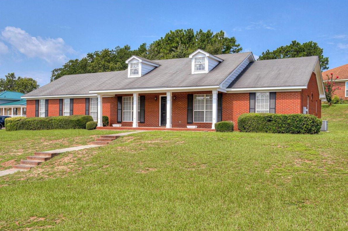 3926 Crest Dr, Hephzibah, GA 30815
