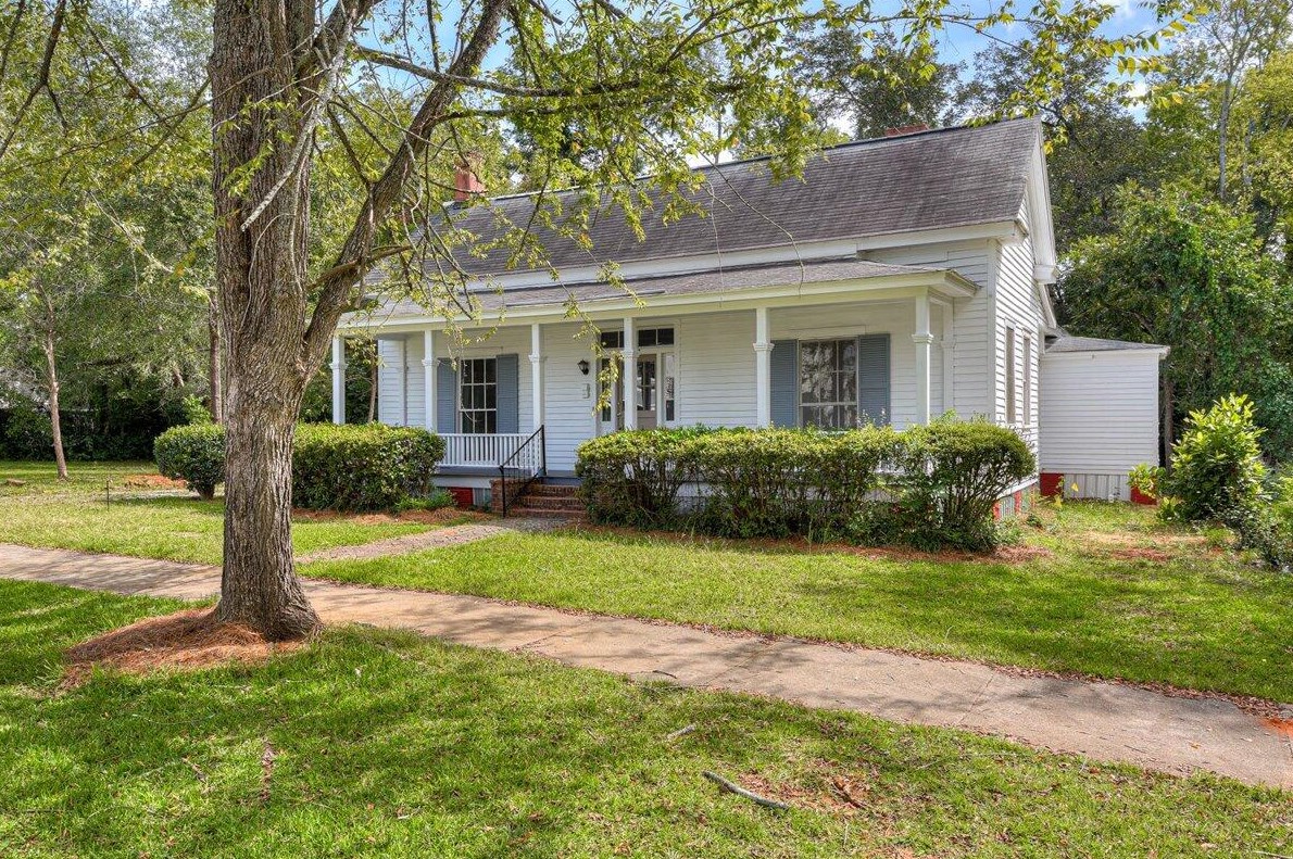 814 Walnut St, Grange, GA 30434