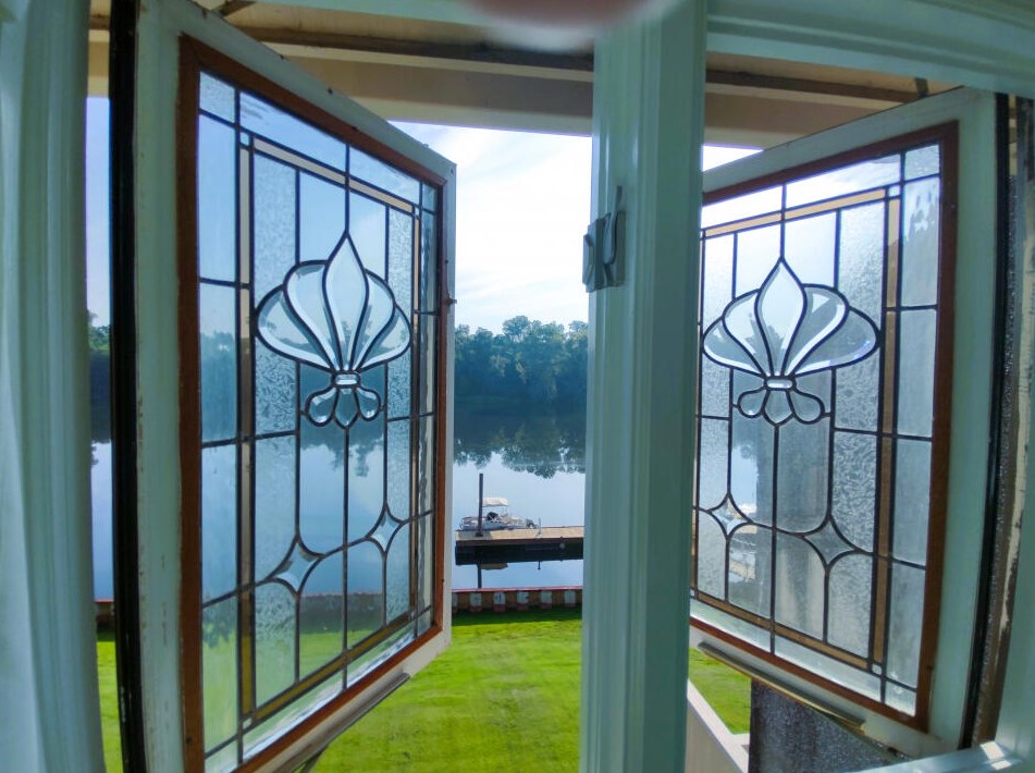 826 Riverfront Dr, Augusta GA 30901-1948 exterior