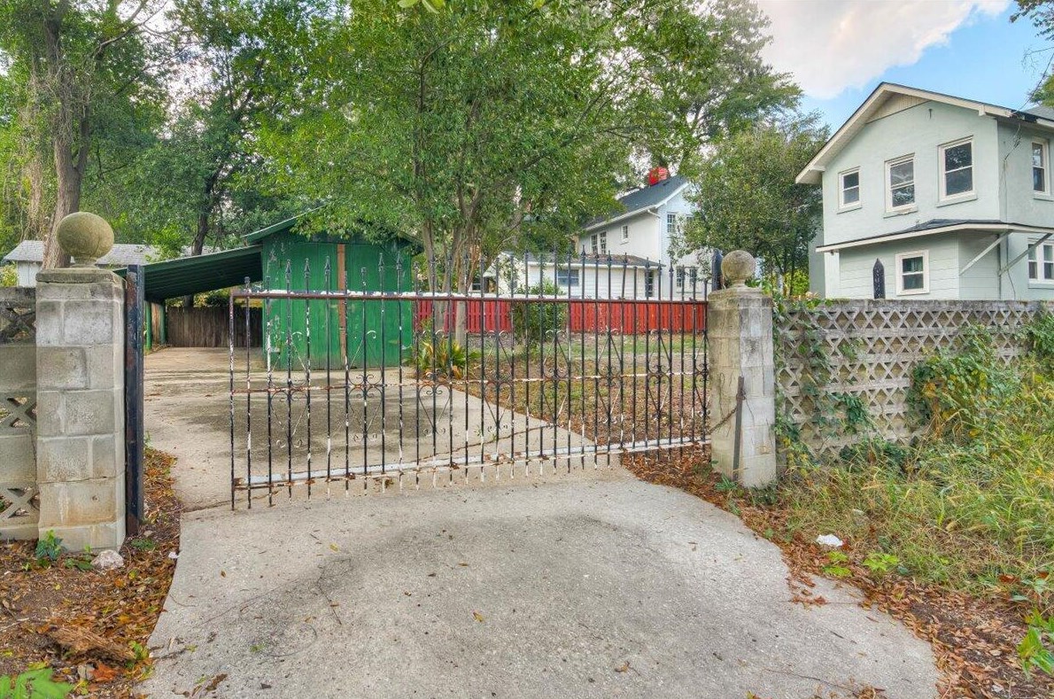 2002 Bransford Ave, Augusta GA 30904-4110 exterior