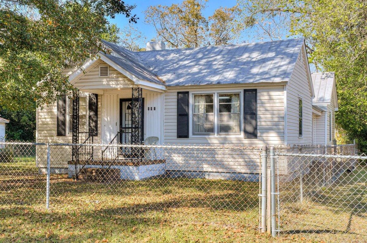 191 Pelzer St, Burnettown, SC 29851