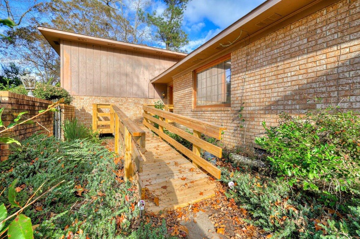1922 Byrnes Rd, North Augusta, SC 29841-2090