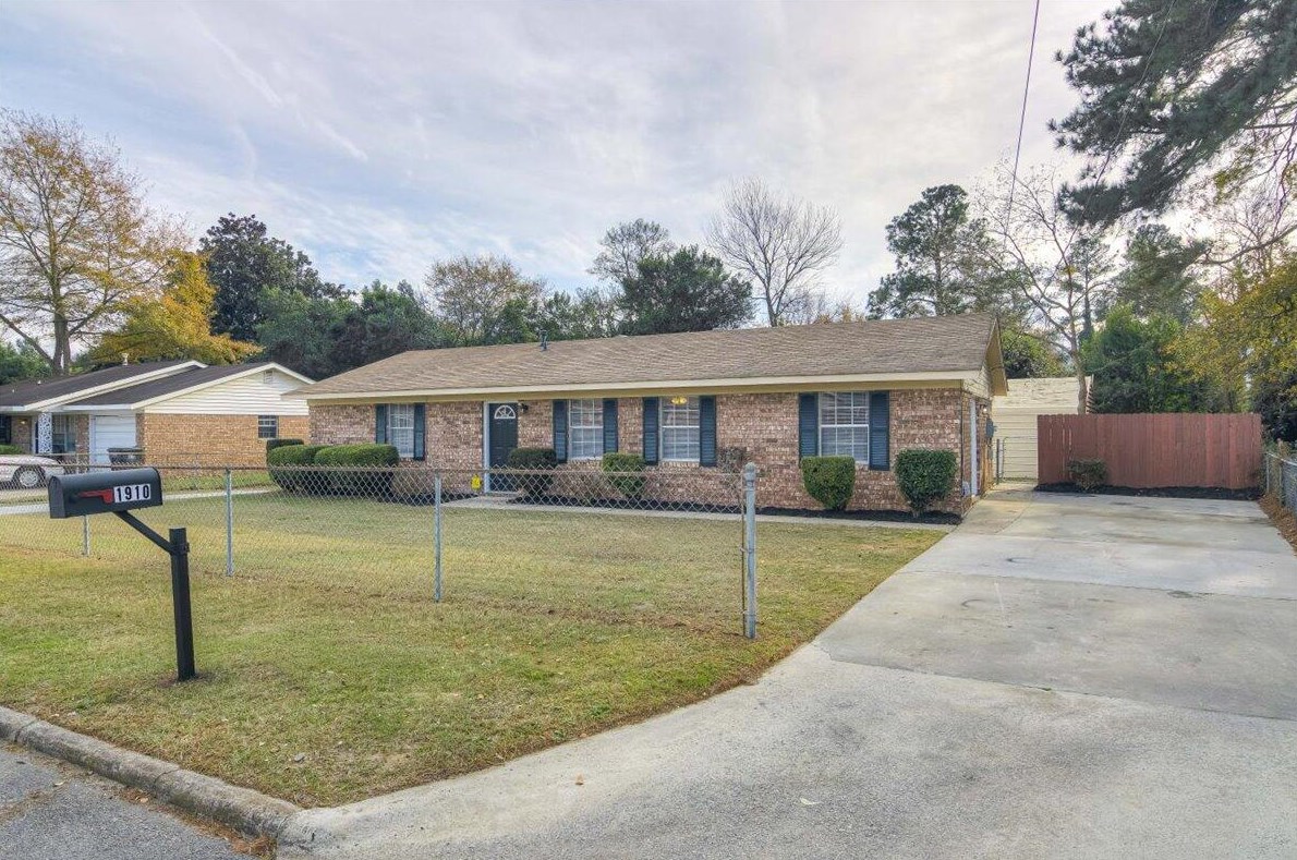 1910 Kings Grant Dr, Augusta, GA 30906-3626