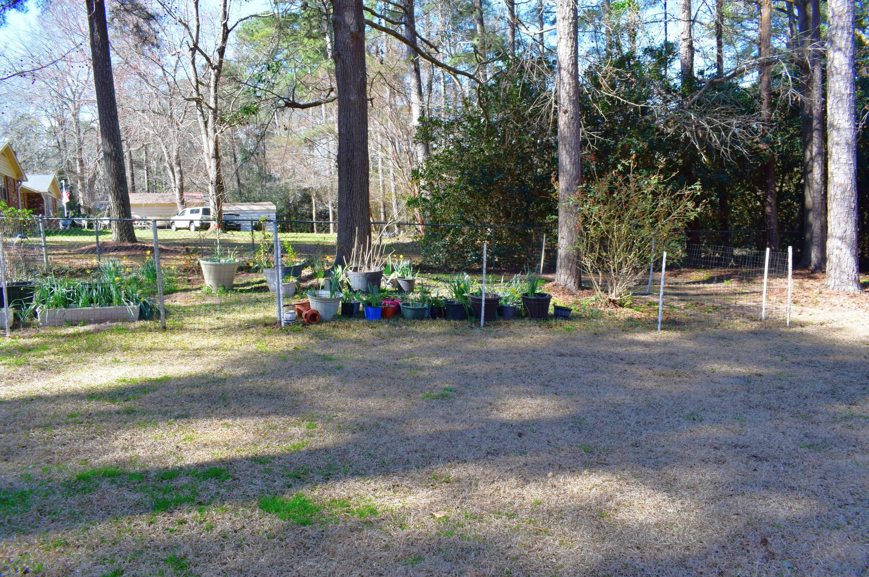 2009 Country Club Hills Dr, North Augusta SC  29860-8008 exterior