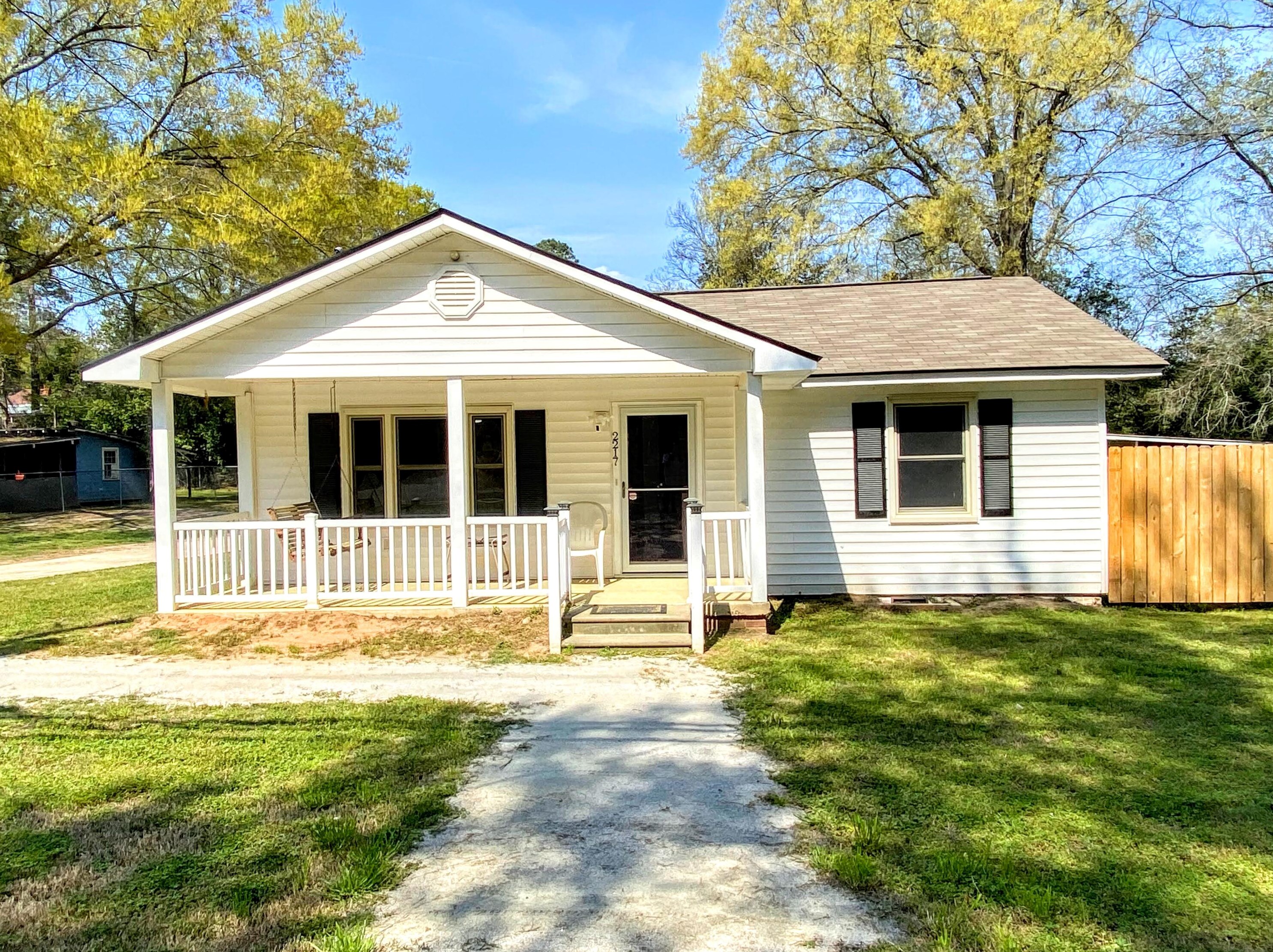 2217 Martin Rd, Augusta GA 30906-2825 exterior