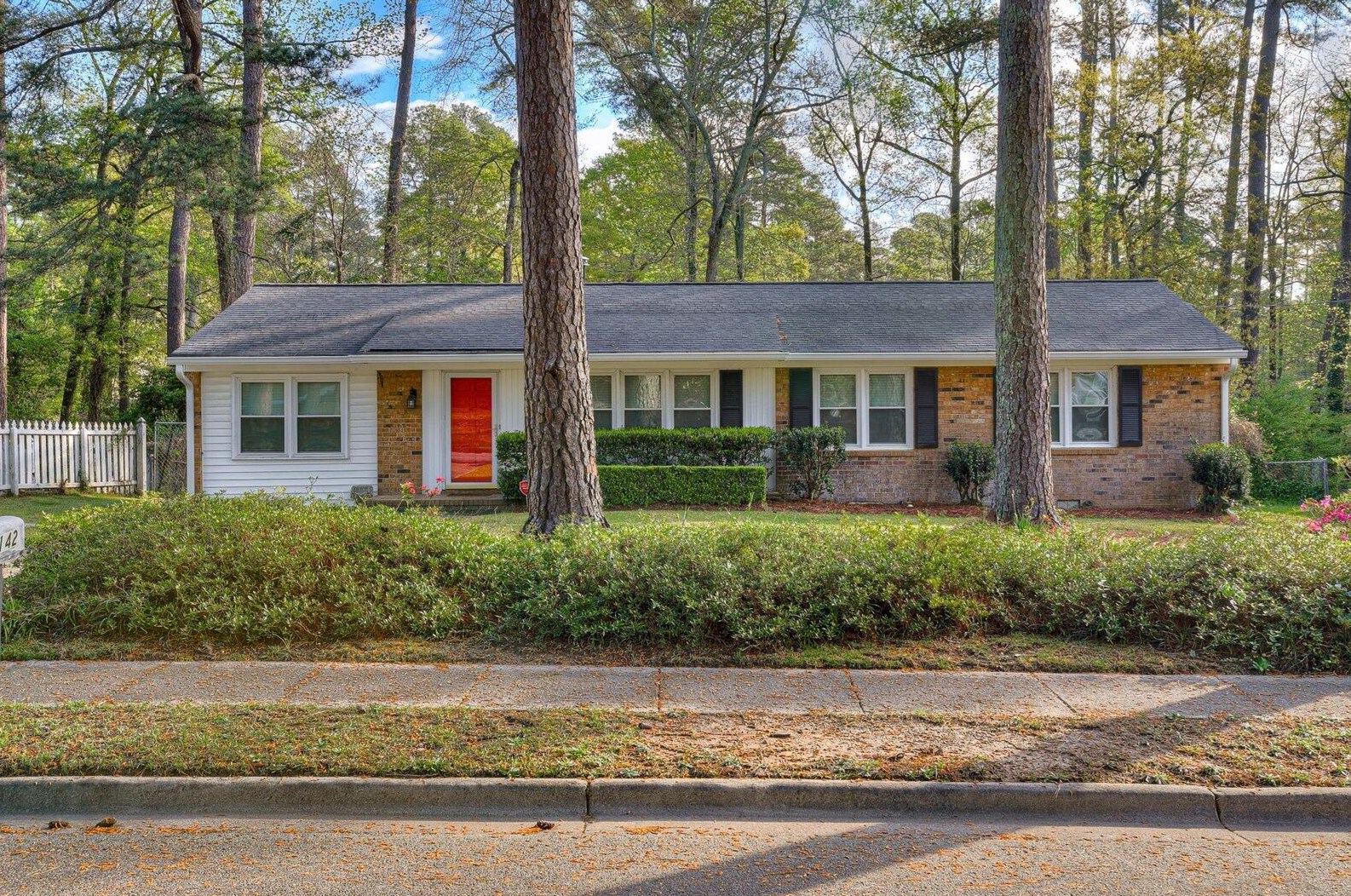 142 Avondale Dr, Augusta, GA 30907-3702