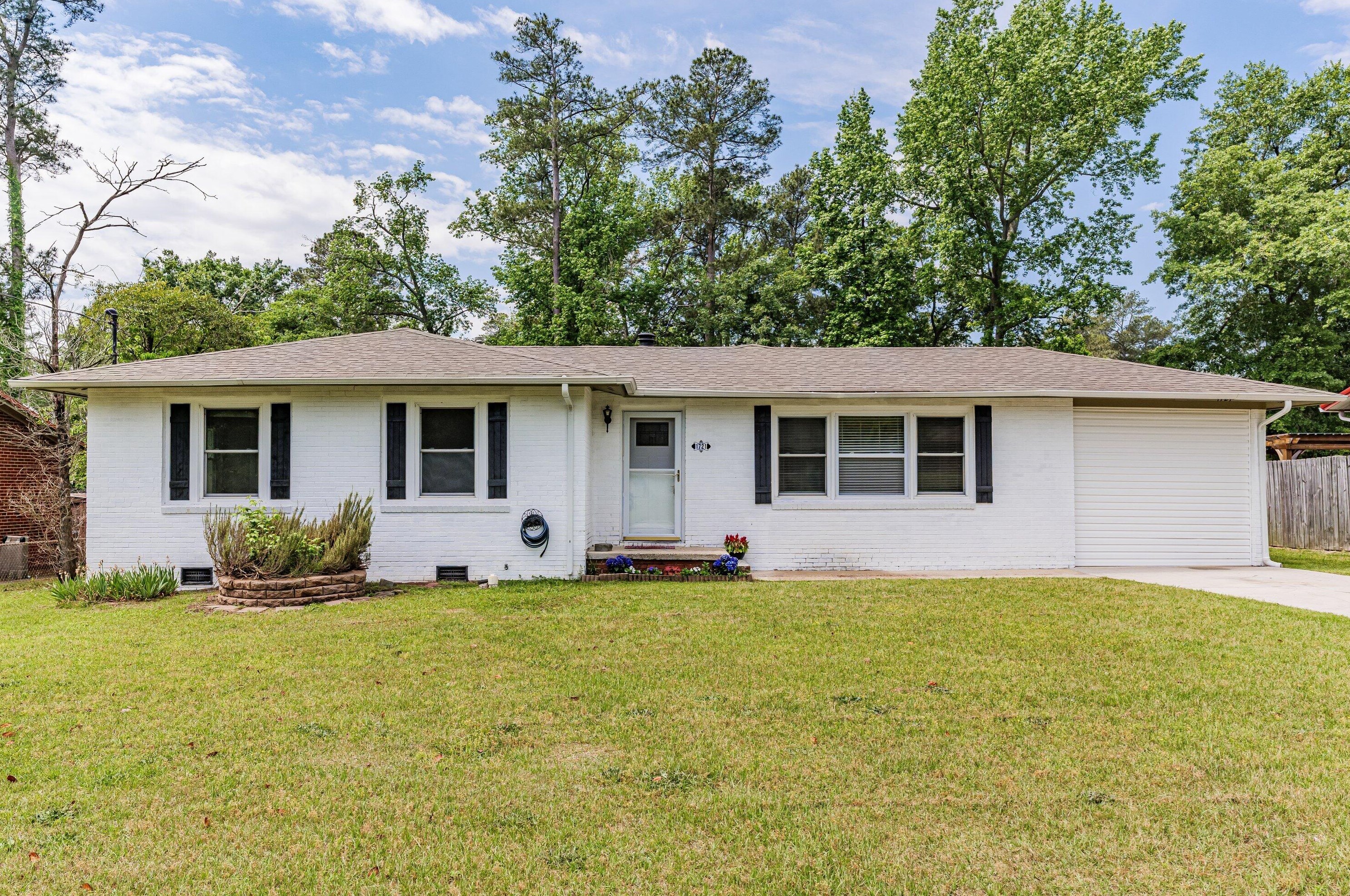 1721 Sandalwood Dr, Augusta, GA 30909-4343