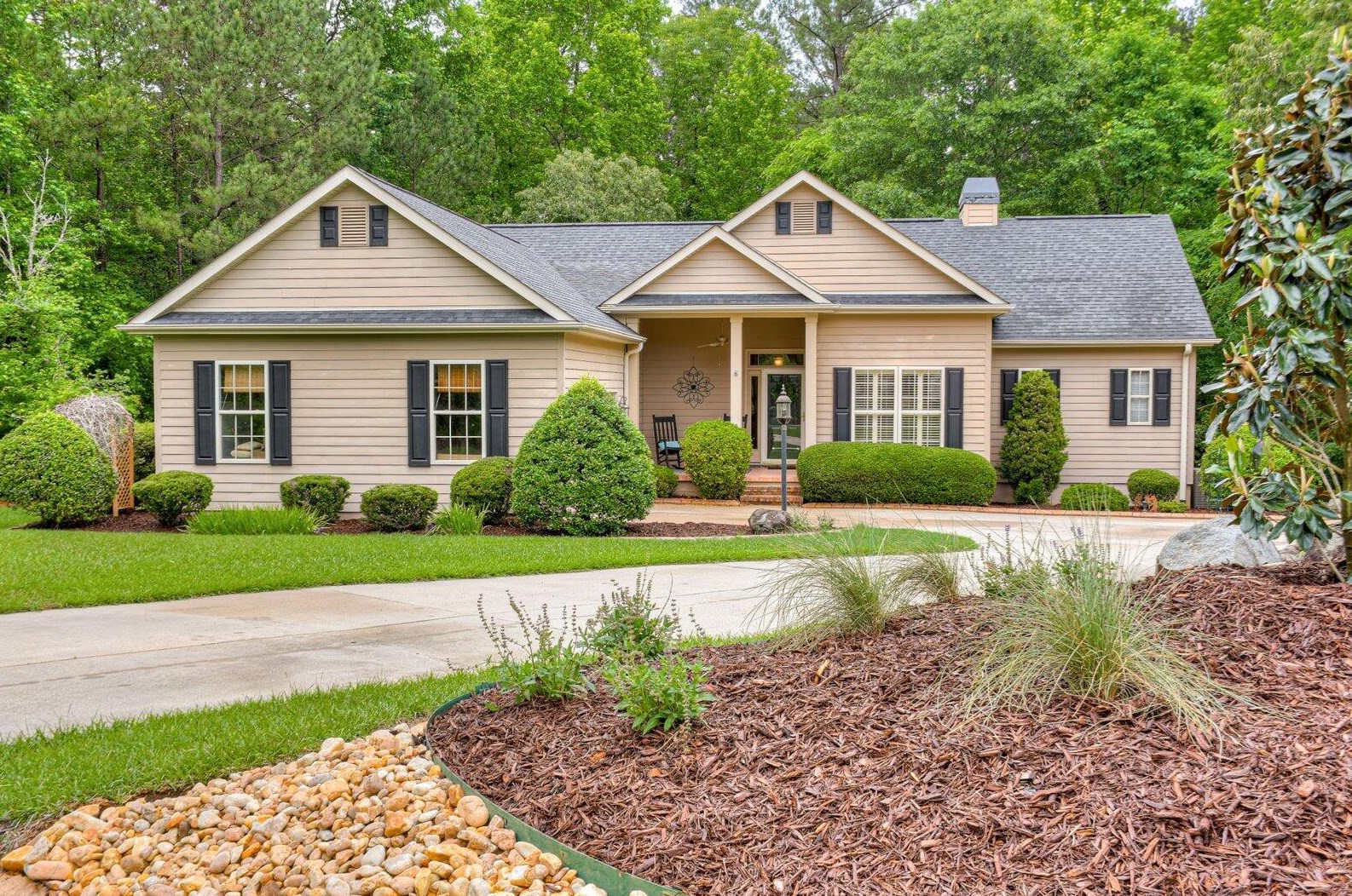145 Cumberland Dr, Mc Cormick, SC 29835-5211