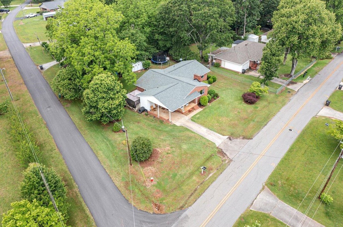 836 Berkshire Dr, Washington, GA 30673-2210