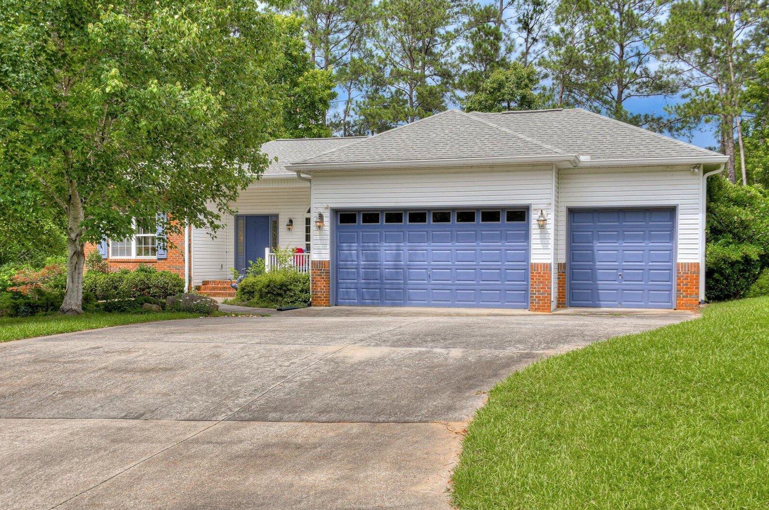 107 Elam Dr, Mc Cormick, SC 29835-3336