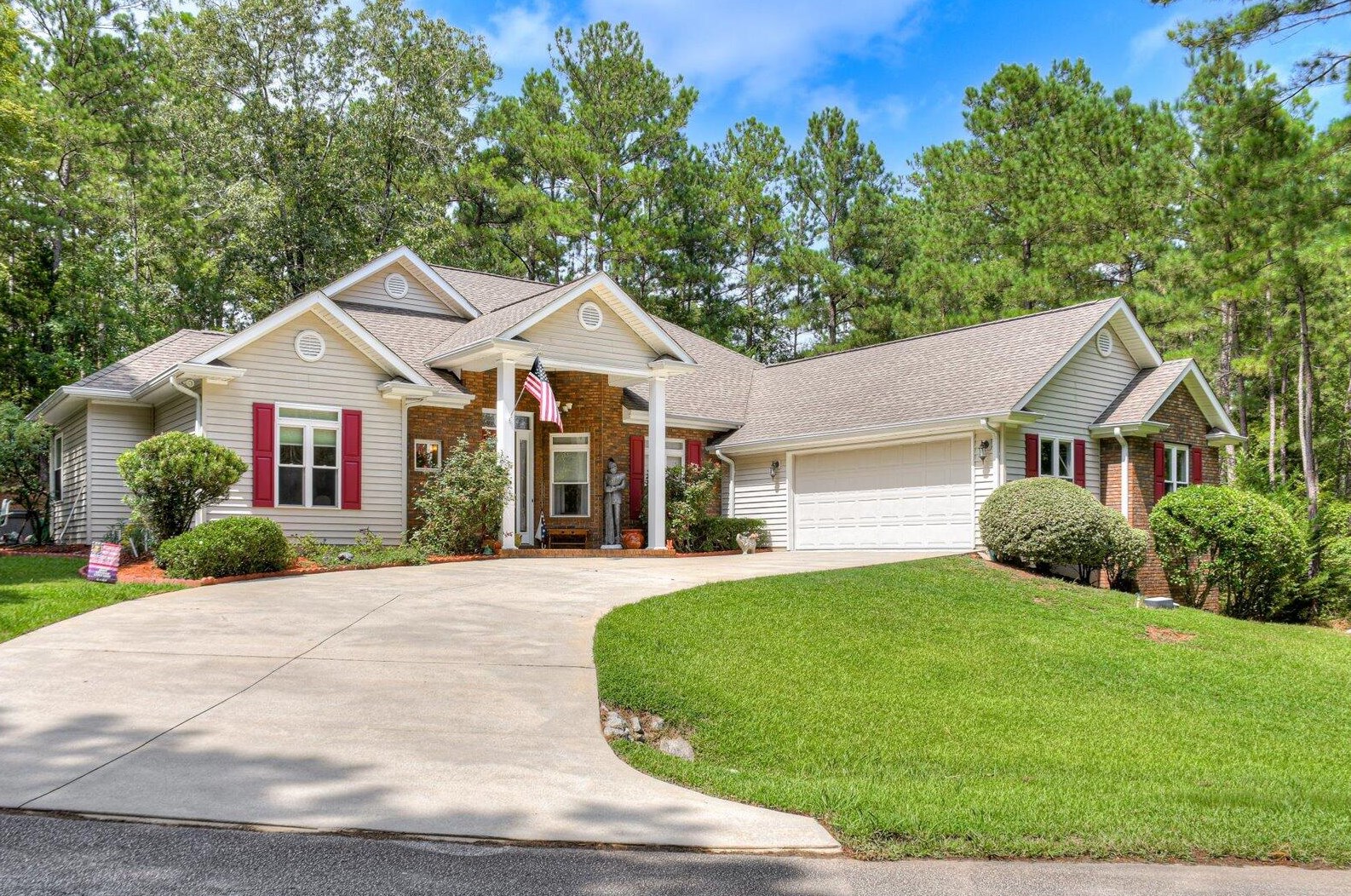 208 Beau Pl, Mc Cormick, SC 29835