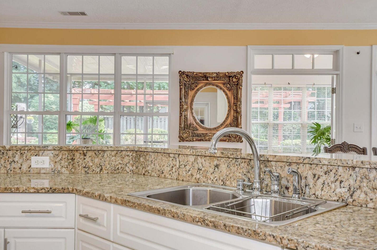 989 Windmill Pkwy, Evans GA  30809-6666 exterior