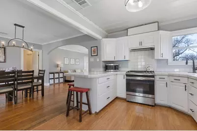 414 W Jefferson St, Kerrville, TX 78028 - Photo 8