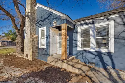 414 W Jefferson St, Kerrville, TX 78028 - Photo 2