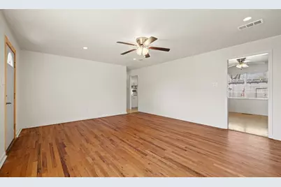 610 N Pine St, Fredericksburg, TX 78624 - Photo 8