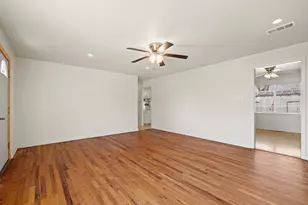 610 N Pine St, Fredericksburg, TX 78624 - Photo 8