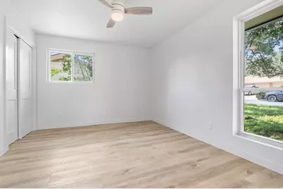 323 Broadmoor St, Fredericksburg, TX 78624 - Photo 12