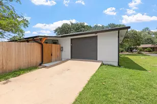 323 Broadmoor St, Fredericksburg, TX 78624 - Photo 18