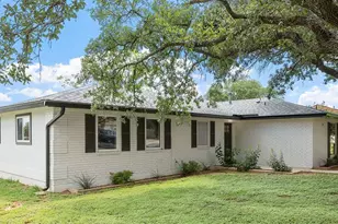 323 Broadmoor St, Fredericksburg, TX 78624 - Photo 26