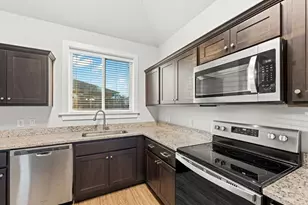 303 Winston Dr, Fredericksburg, TX 78624 - Photo 6