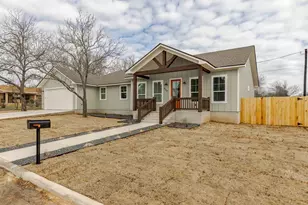 404 W Nimitz St, Fredericksburg, TX 78624 - Photo 1